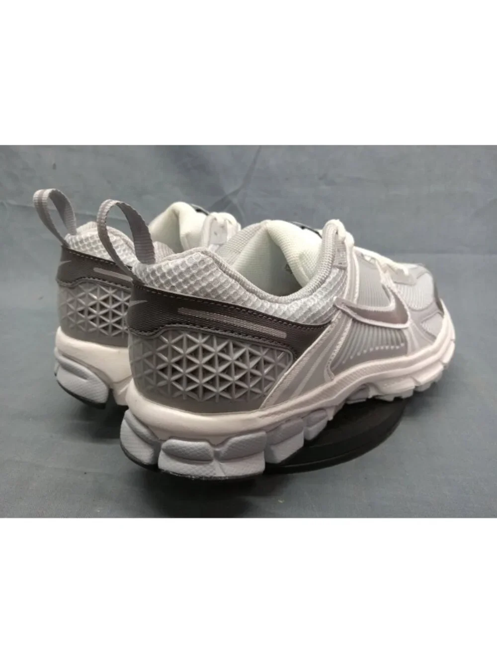 Nike Vomero 5 (GS) Sneakers Mesh Pure Platinum Silver Boys Size 6 NEW IN BOX!
